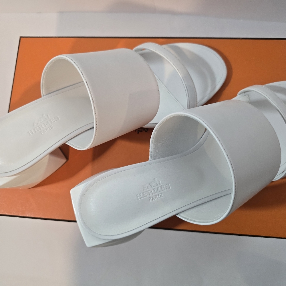 Hermès Cornelia Sandal - Picture 7 of 10